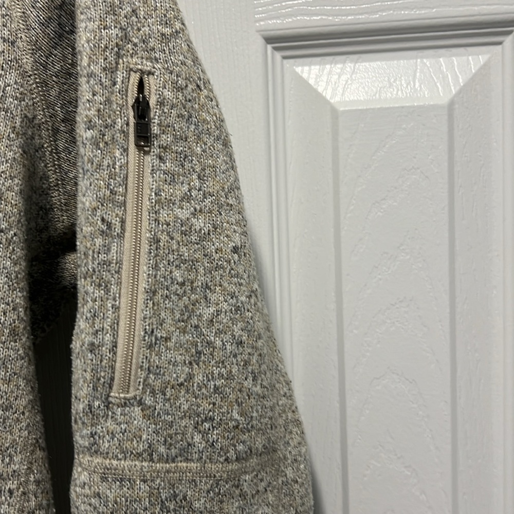 Patagonia 3/4 zip gray Heather w/ beige trim gently worn size S $45 great shape - Picture 3 of 7